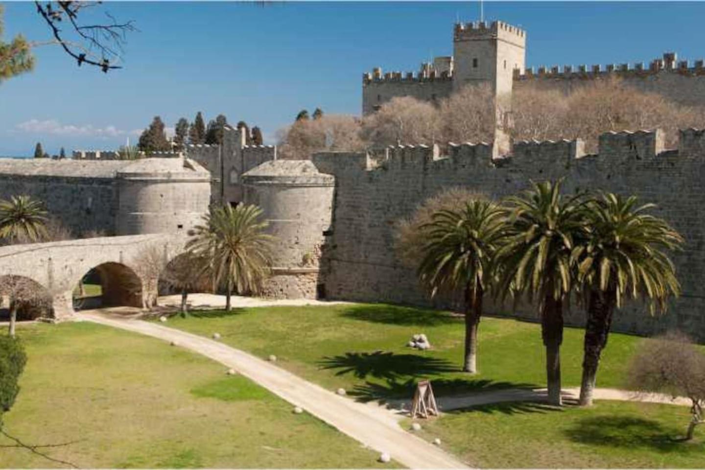 Park House -beside The Medieval Town Of Rhodes