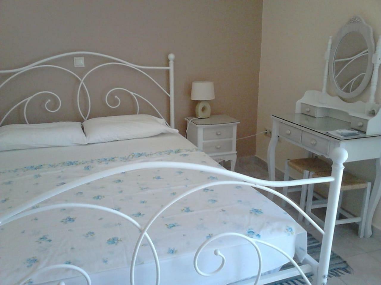 Park House -beside The Medieval Town Of Rhodes Apartmán
